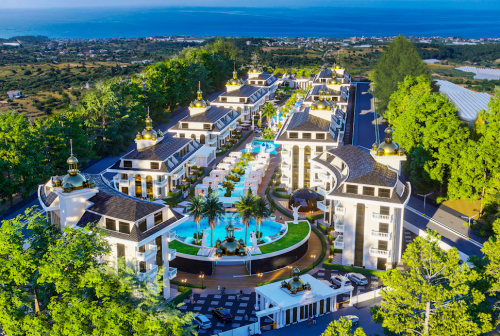 Комплекс в концепции отеля 5 звезд в Инжекум, Алания