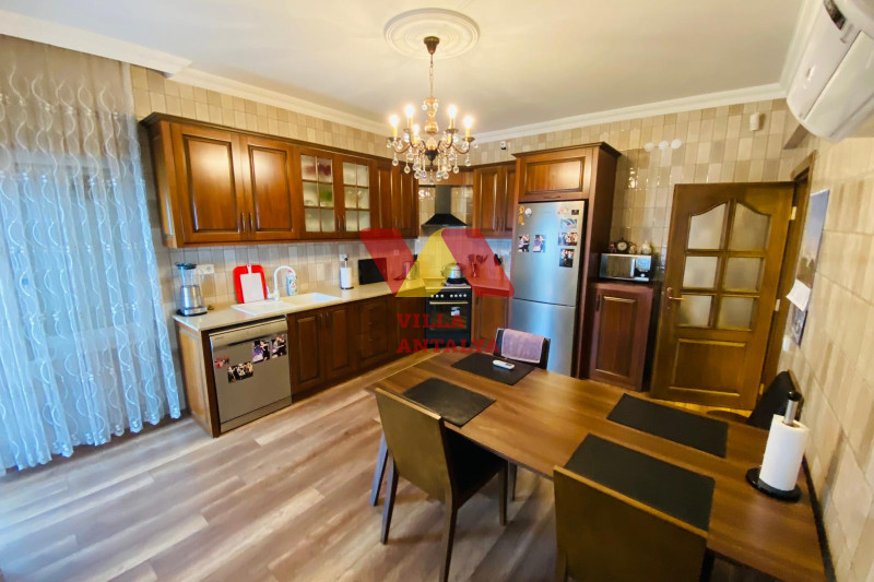 Квартира в Анталии Коньяалты в 100 м от моря. Фото 1