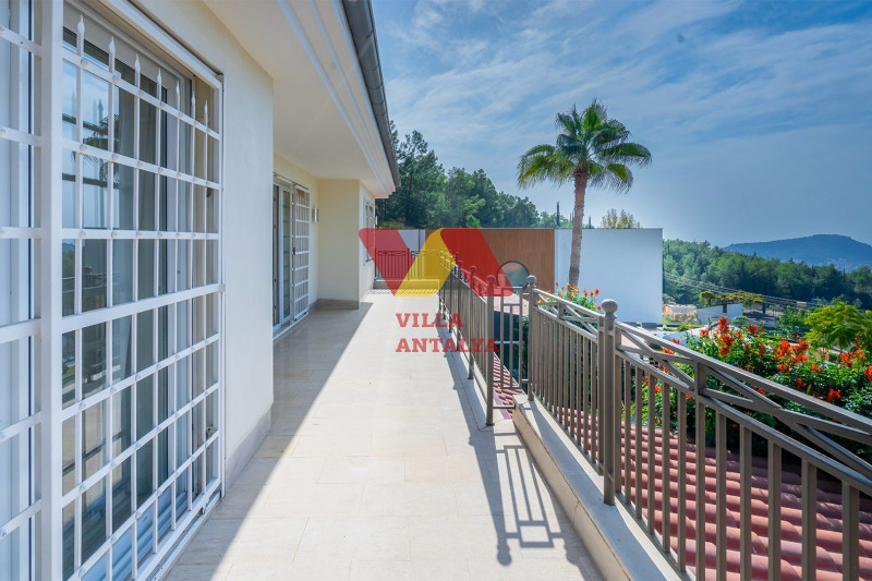 Просторная вилла 5+1 в Алании. Фото 1